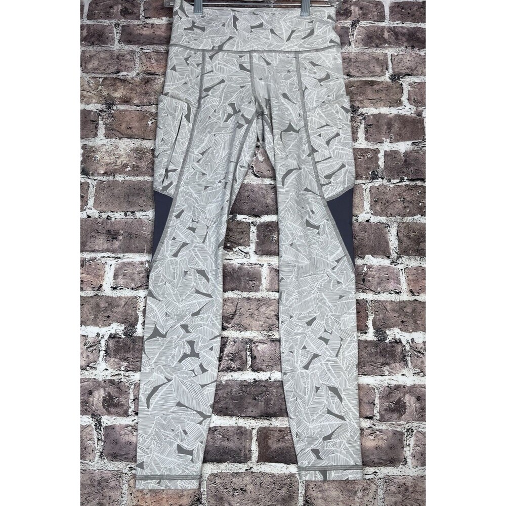 Athleta Leggings XS Gray White All In Crop Palm Floral Print Pockets High Rise